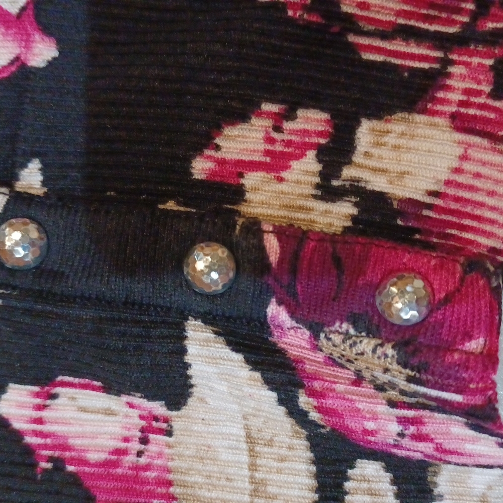 Gorgeous White House Black Market Floral Cardigan - Picture 2 of 8